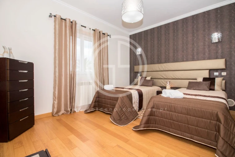 Moradia T5 para Arrendamento férias em Almancil Foto 8