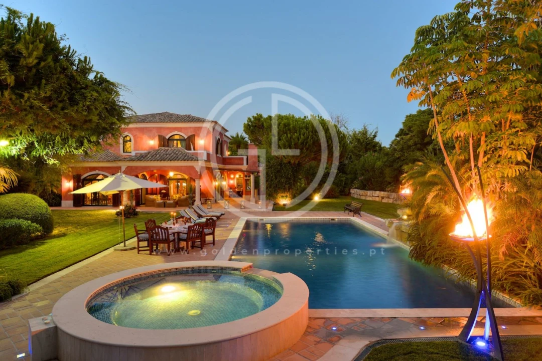 Moradia T5 para Arrendamento férias em Almancil Foto 1