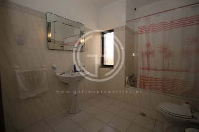 Loja para Venda em Albufeira e Olhos de Água