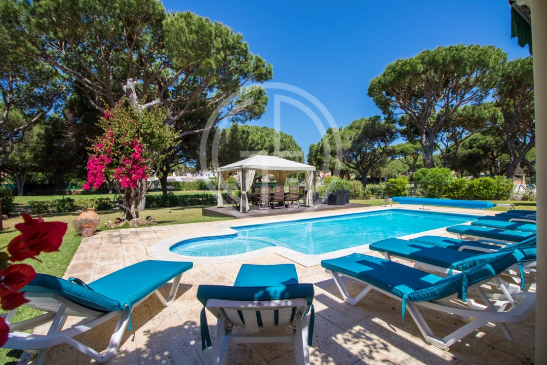 Moradia T7 para Arrendamento férias em Quarteira Foto 2