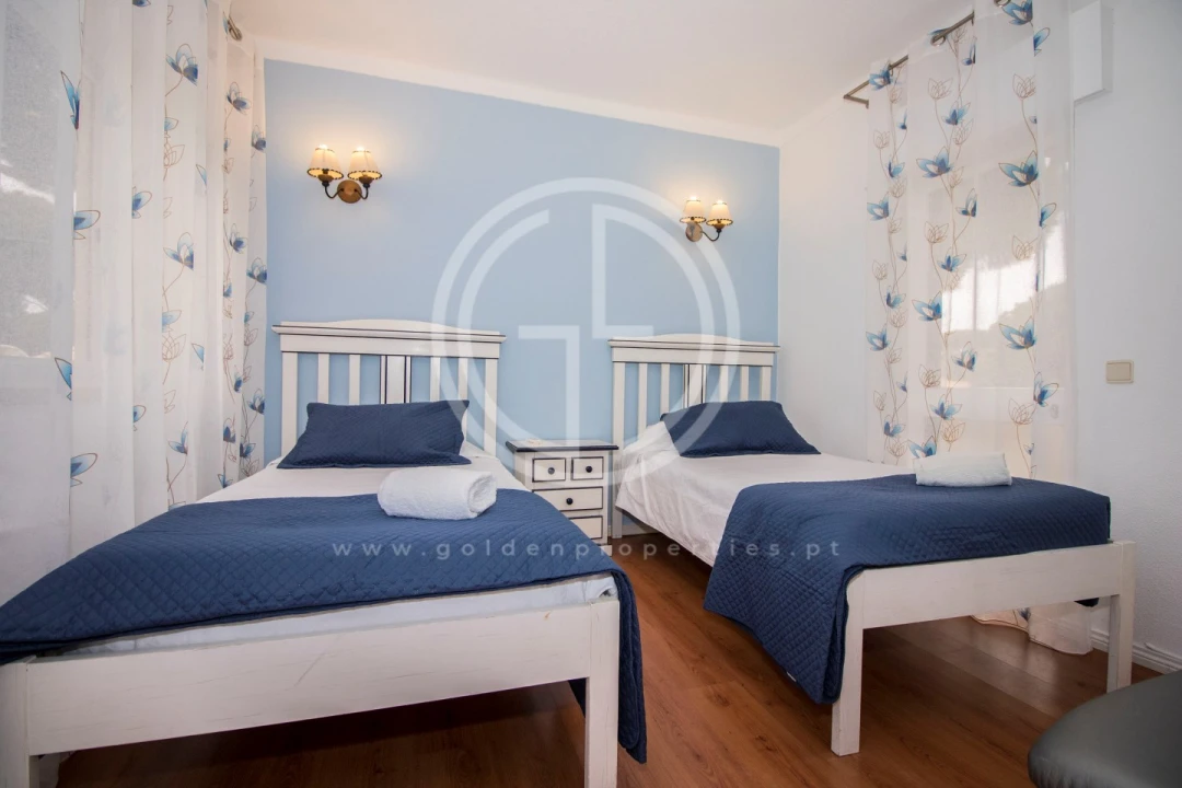 Moradia T7 para Arrendamento férias em Quarteira Foto 13