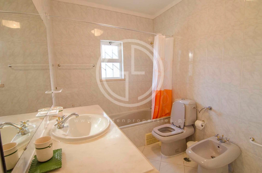 Moradia T7 para Arrendamento férias em Quarteira Foto 19