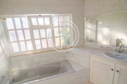 Moradia T7 para Arrendamento férias em Quarteira