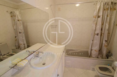 Moradia T7 para Arrendamento férias em Quarteira