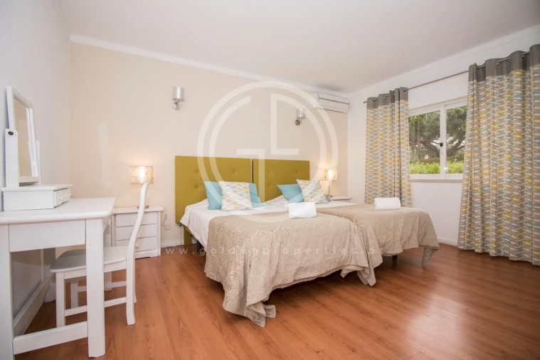 Moradia T7 para Arrendamento férias em Quarteira Foto 14