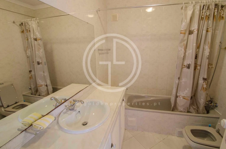Moradia T7 para Arrendamento férias em Quarteira Foto 21