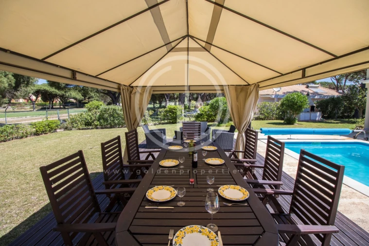 Moradia T7 para Arrendamento férias em Quarteira Foto 29