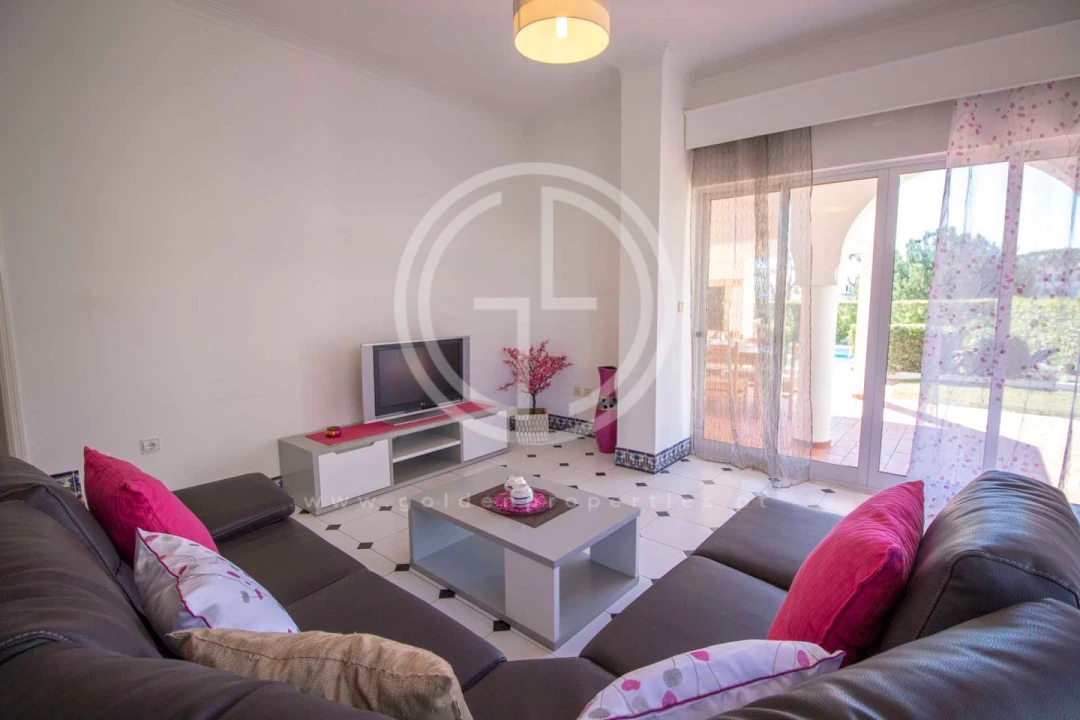 Moradia T4 para Arrendamento férias em Quarteira Foto 5