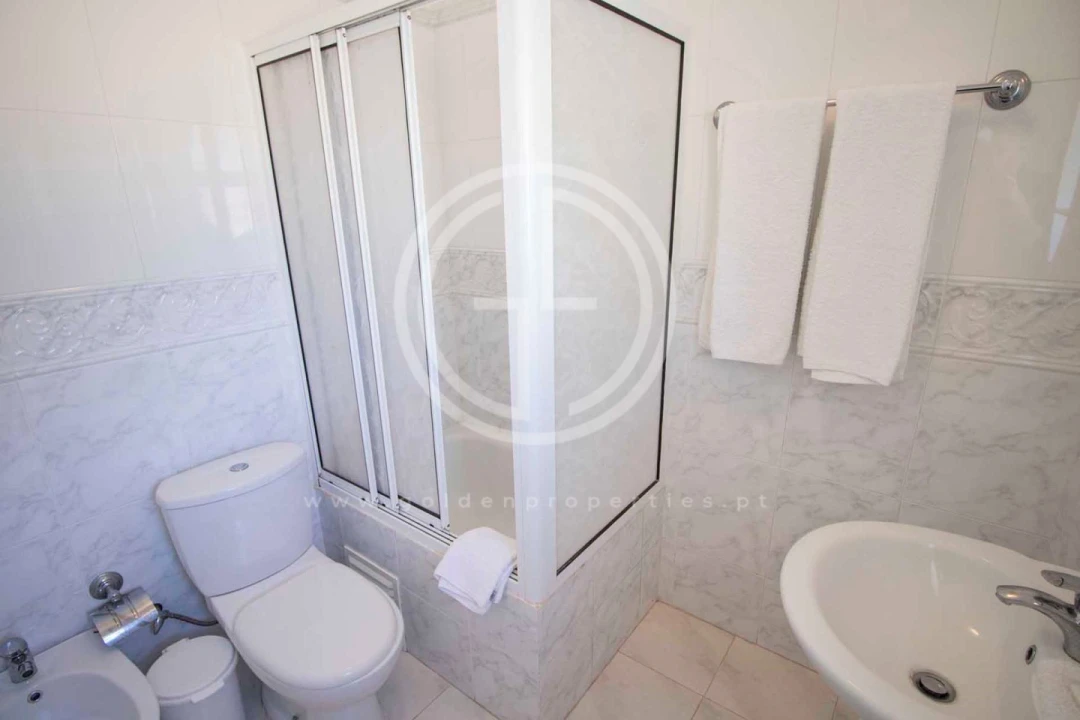 Moradia T4 para Arrendamento férias em Quarteira Foto 19