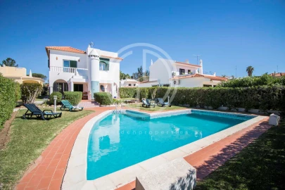 Moradia T4 para Arrendamento férias em Quarteira