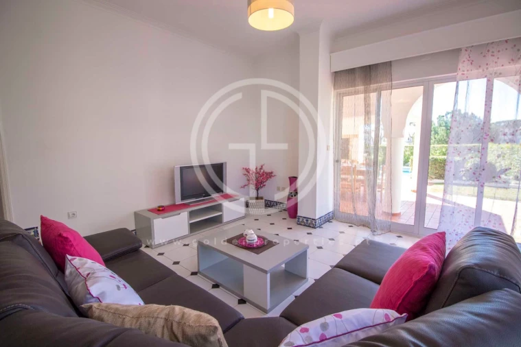 Moradia T4 para Arrendamento férias em Quarteira Foto 5