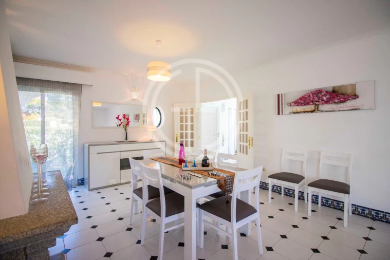 Moradia T4 para Arrendamento férias em Quarteira Foto 8