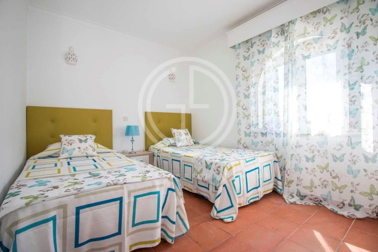 Moradia T4 para Arrendamento férias em Quarteira Foto 12