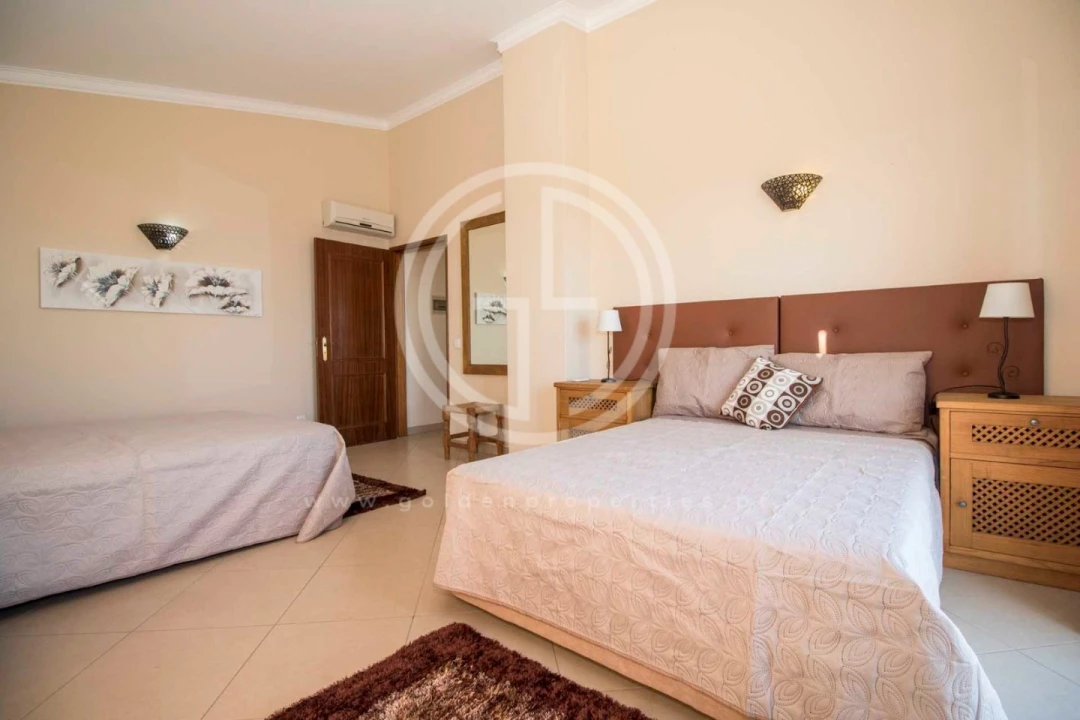 Moradia T5 para Arrendamento férias em Conceição e Estoi Foto 15