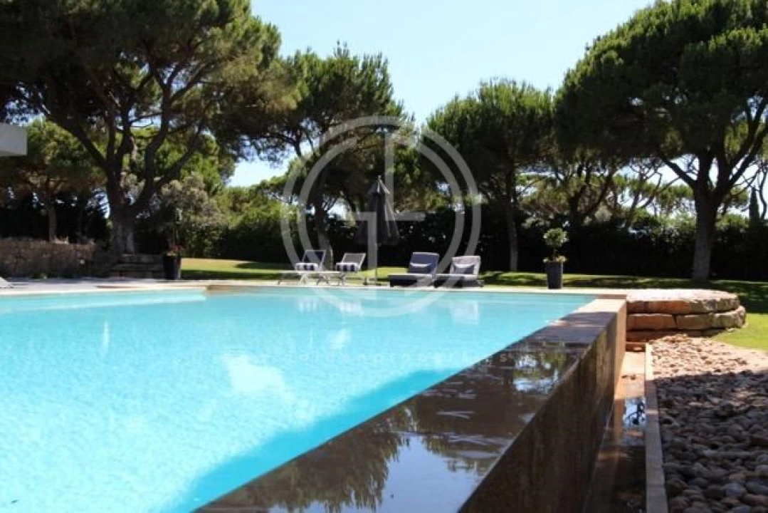 Moradia T5 para Arrendamento férias em Quarteira Foto 1