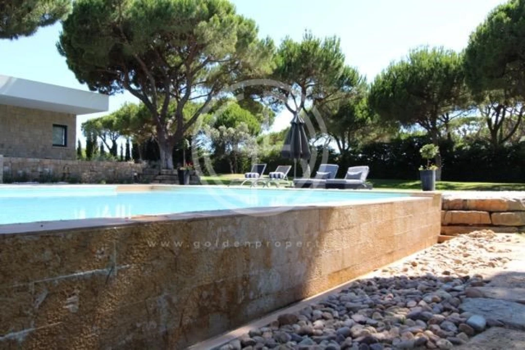 Moradia T5 para Arrendamento férias em Quarteira Foto 25