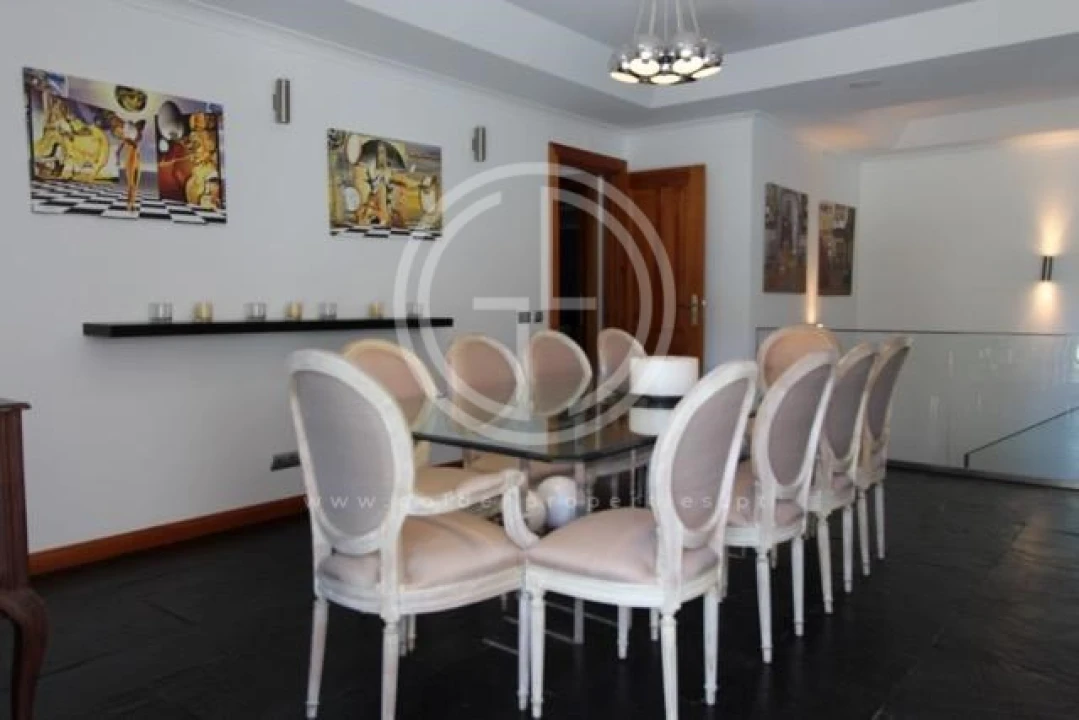 Moradia T5 para Arrendamento férias em Quarteira Foto 4