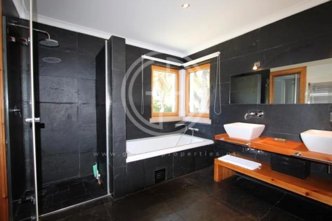 Moradia T5 para Arrendamento férias em Quarteira Foto 20