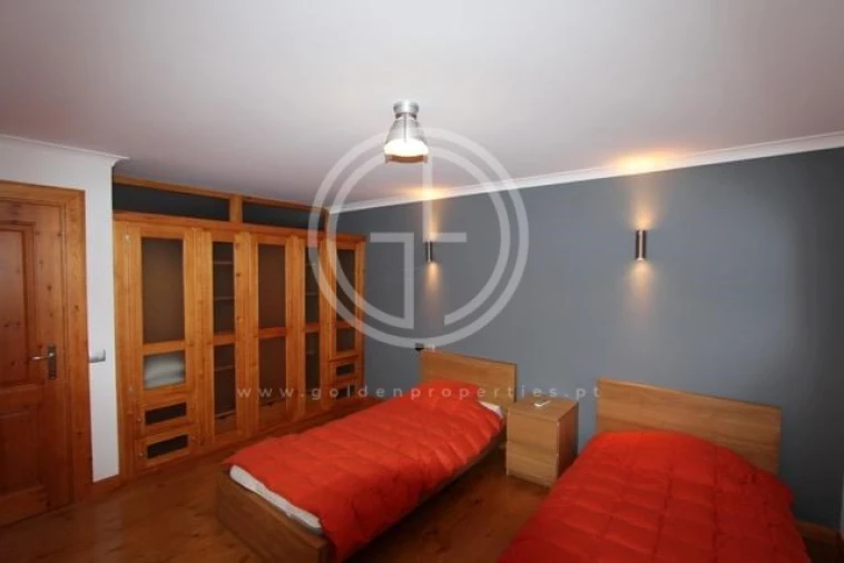 Moradia T5 para Arrendamento férias em Quarteira Foto 7