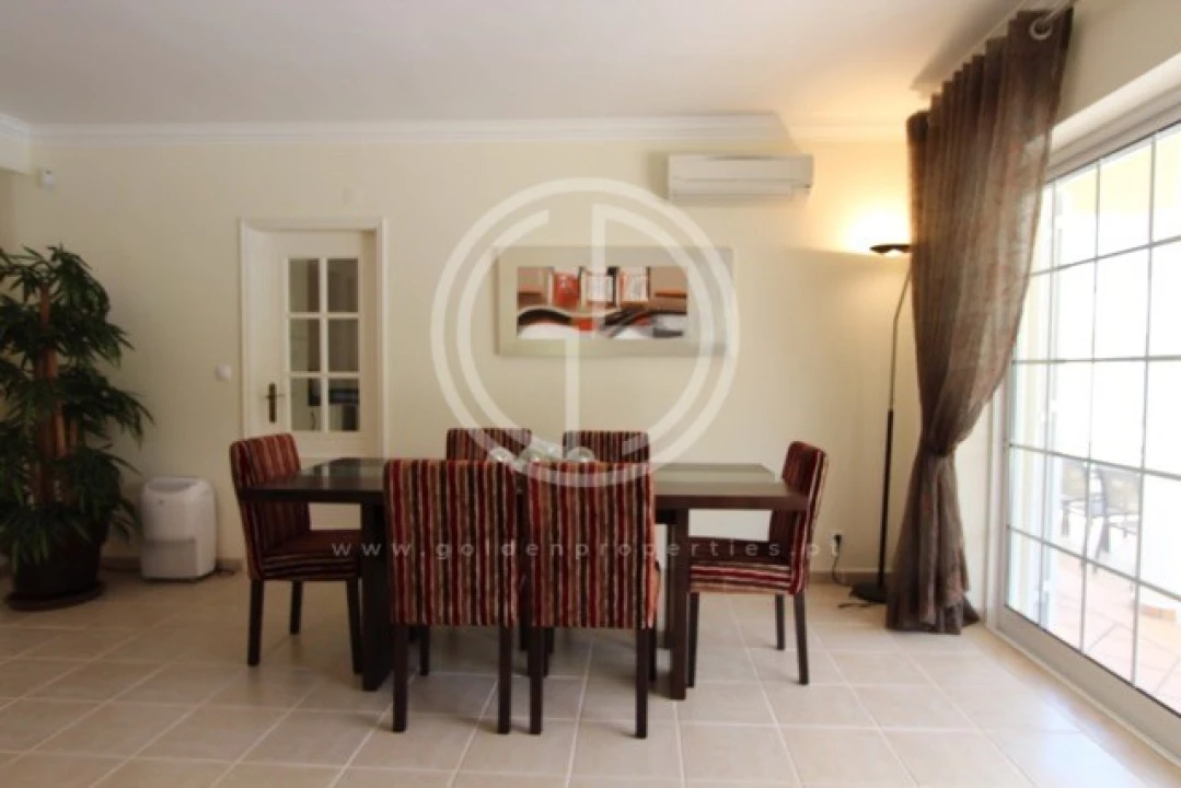 Moradia T4 para Arrendamento férias em Almancil Foto 3