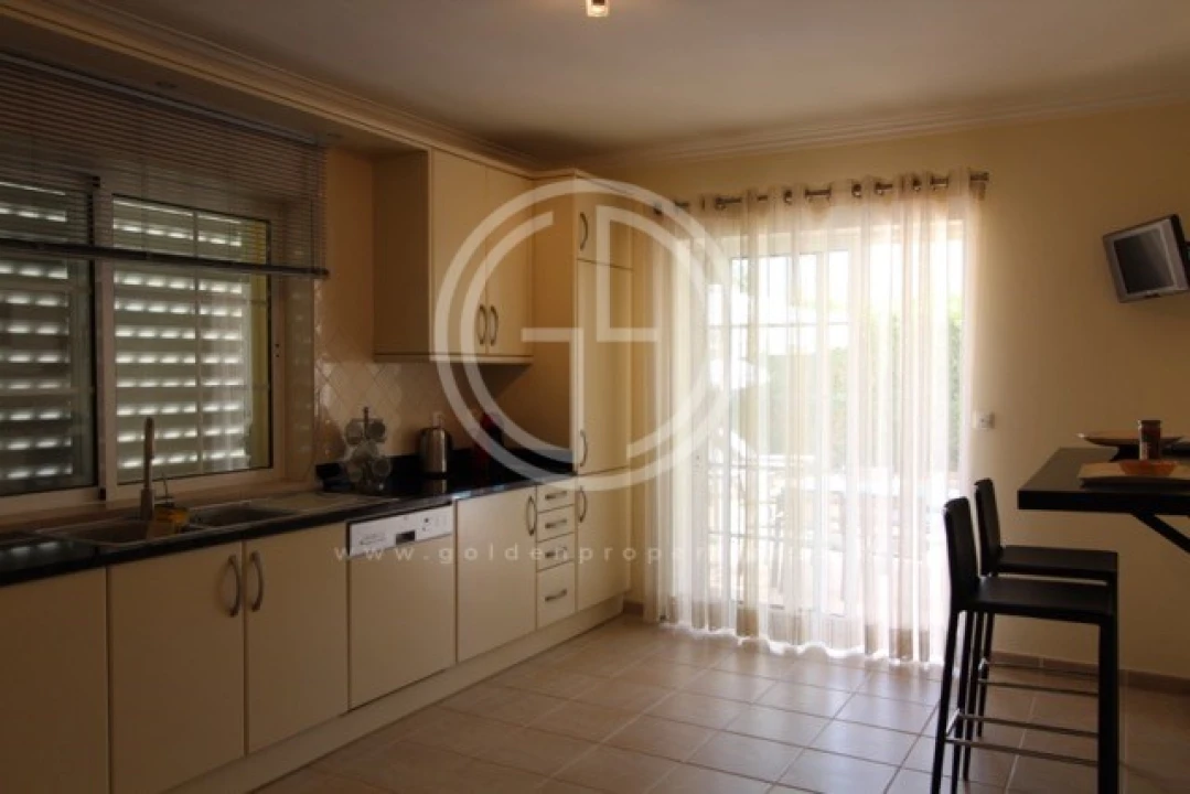 Moradia T4 para Arrendamento férias em Almancil Foto 10