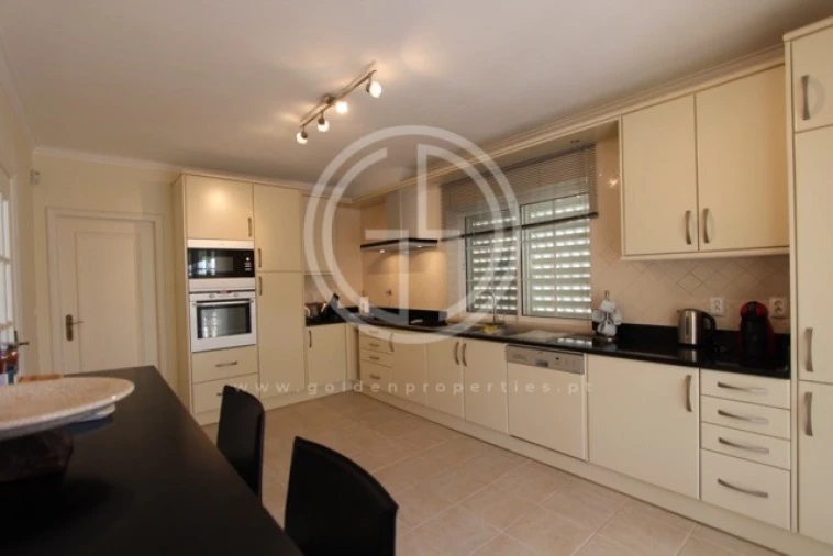 Moradia T4 para Arrendamento férias em Almancil Foto 9