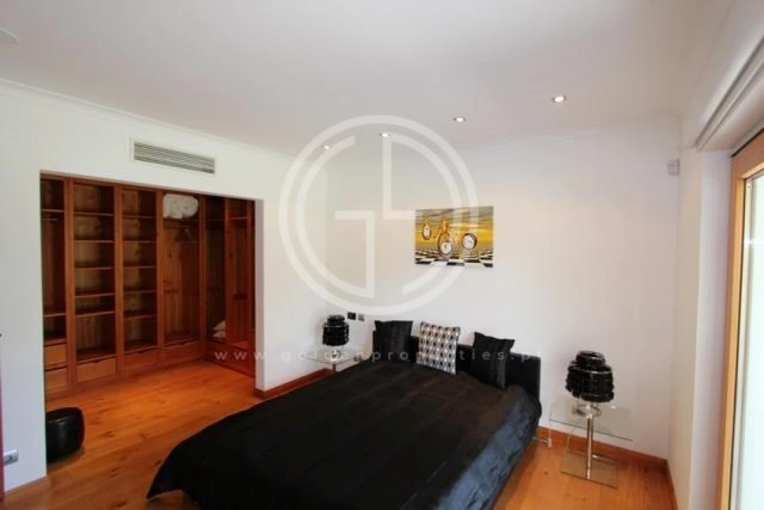 Moradia T9 para Arrendamento férias em Quarteira Foto 6