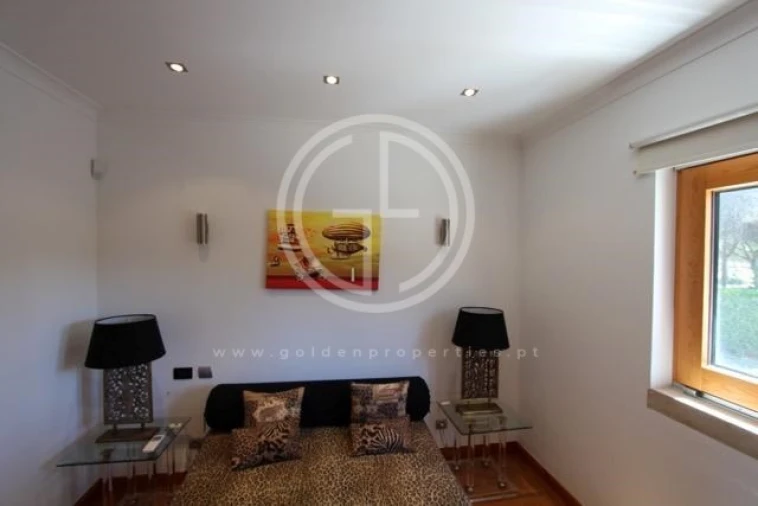 Moradia T9 para Arrendamento férias em Quarteira Foto 12