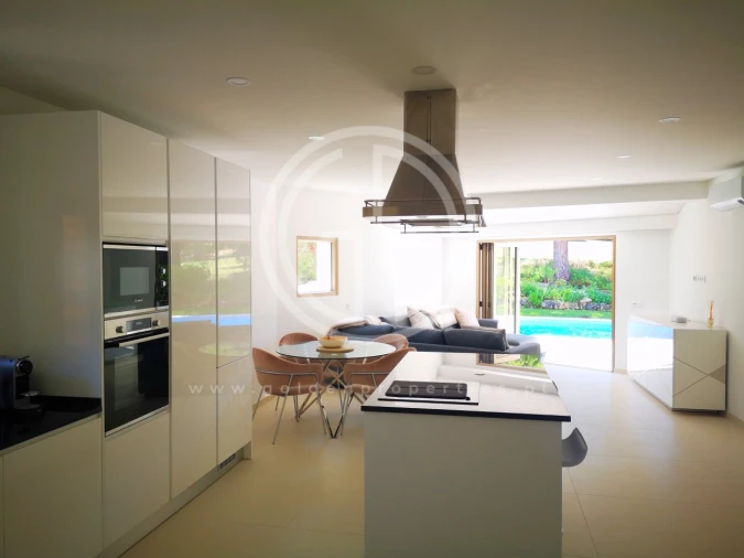 Moradia T3 para Arrendamento férias em Quarteira Foto 5