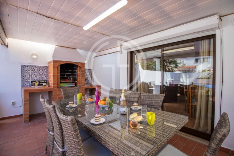 Moradia T4 para Arrendamento férias em Quarteira Foto 3