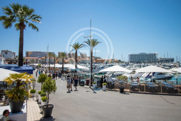 Moradia T4 para Arrendamento férias em Quarteira Foto 28