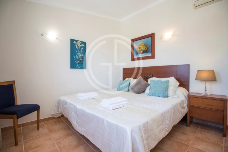 Moradia T4 para Arrendamento férias em Quarteira Foto 10