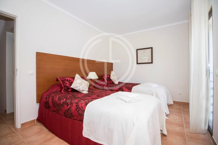 Moradia T4 para Arrendamento férias em Quarteira Foto 11