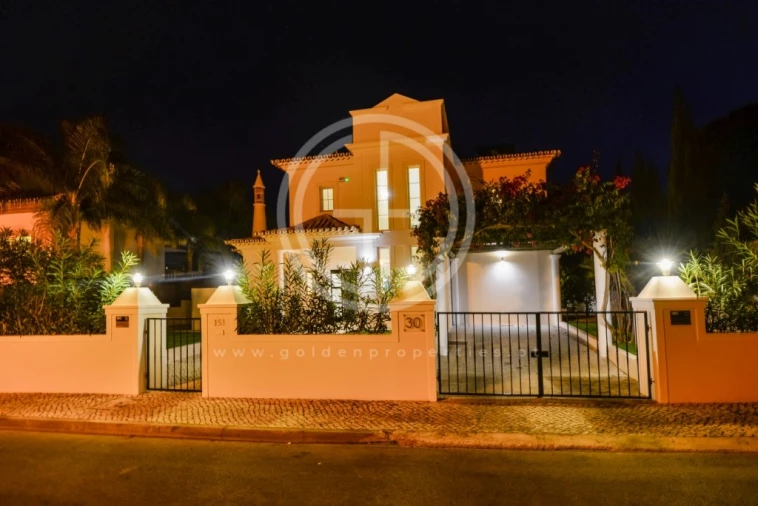 Moradia T4 para Arrendamento férias em Almancil Foto 24