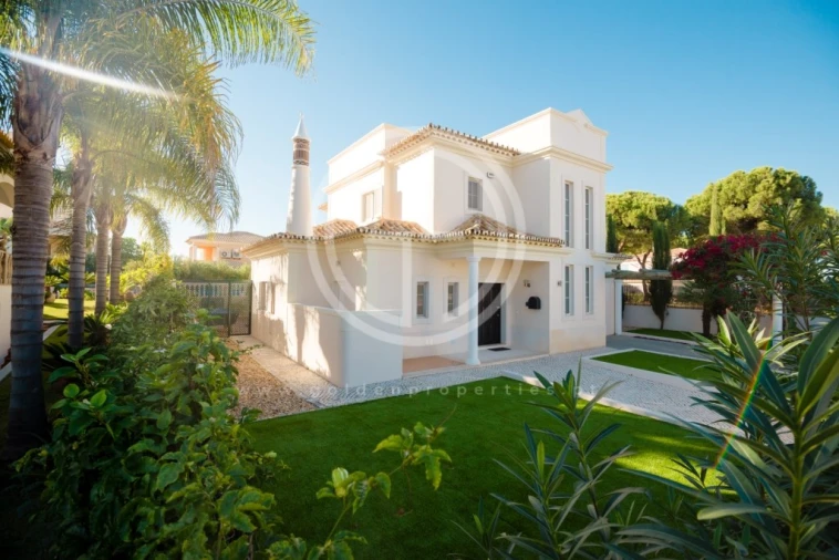 Moradia T4 para Arrendamento férias em Almancil Foto 25