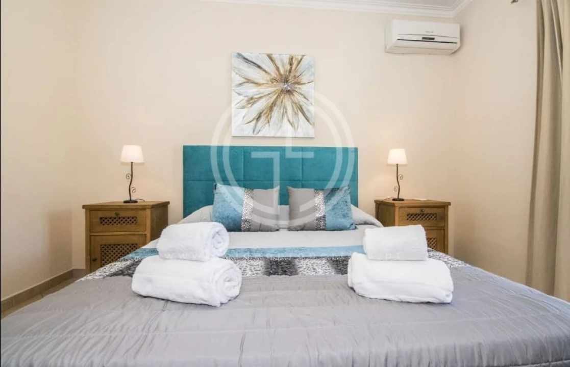 Moradia para Arrendamento férias em Quarteira Foto 15