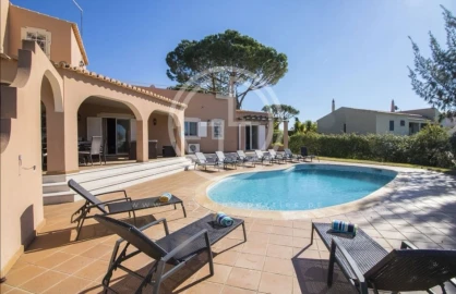 Moradia para Arrendamento férias em Quarteira