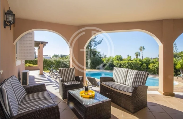 Moradia para Arrendamento férias em Quarteira Foto 5