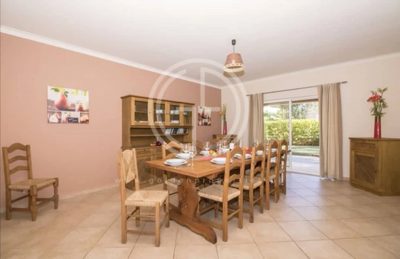 Moradia para Arrendamento férias em Quarteira Foto 9