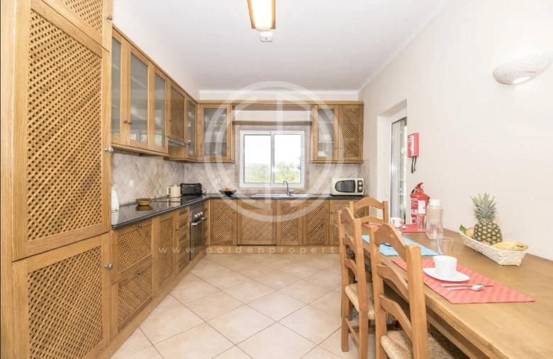 Moradia para Arrendamento férias em Quarteira Foto 11