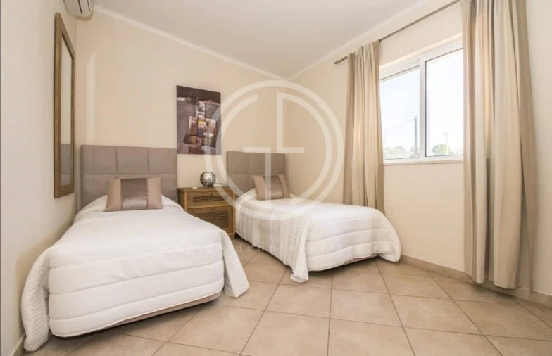 Moradia para Arrendamento férias em Quarteira Foto 17