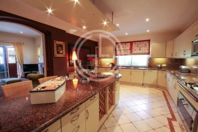 Moradia T6 para Arrendamento férias em Almancil