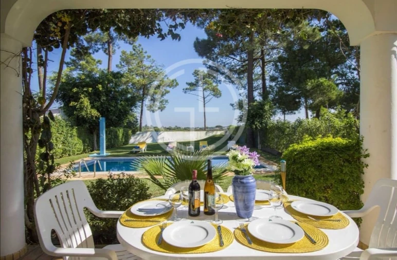 Moradia T4 para Arrendamento férias em Quarteira Foto 2