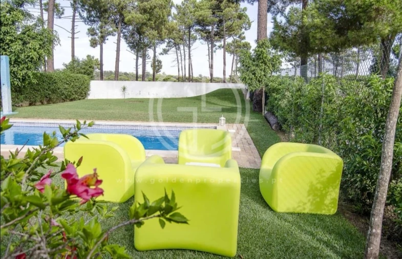 Moradia T4 para Arrendamento férias em Quarteira Foto 4