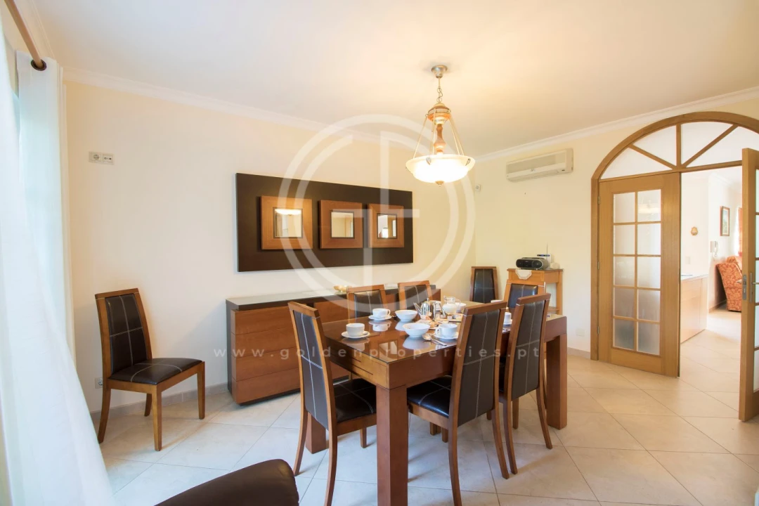 Moradia T4 para Arrendamento férias em Ferreiras Foto 3