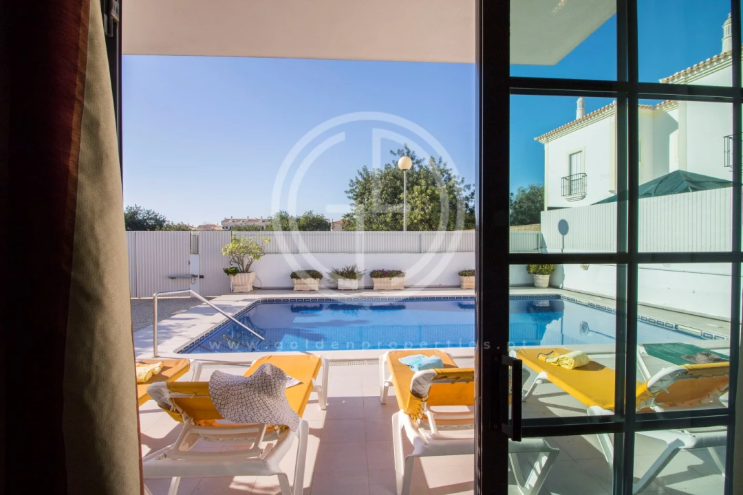 Moradia T4 para Arrendamento férias em Ferreiras Foto 13