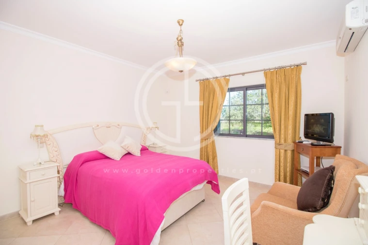 Moradia T4 para Arrendamento férias em Ferreiras Foto 7