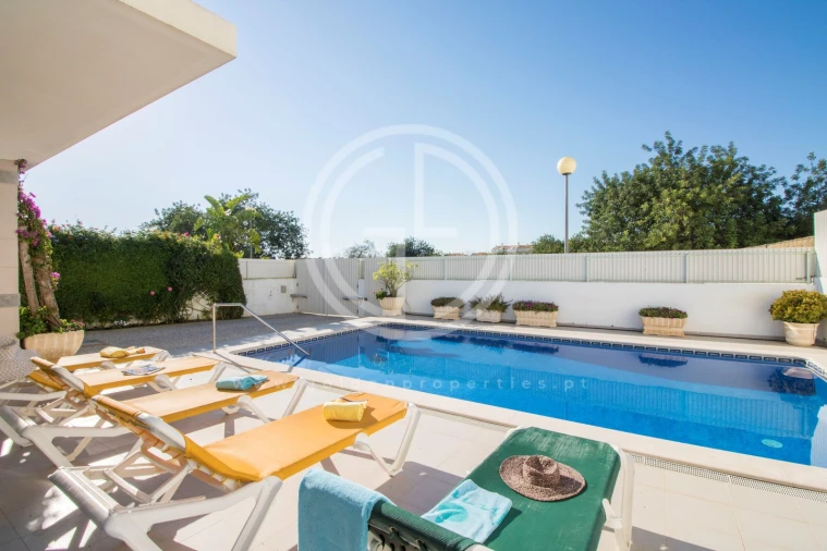 Moradia T4 para Arrendamento férias em Ferreiras Foto 15