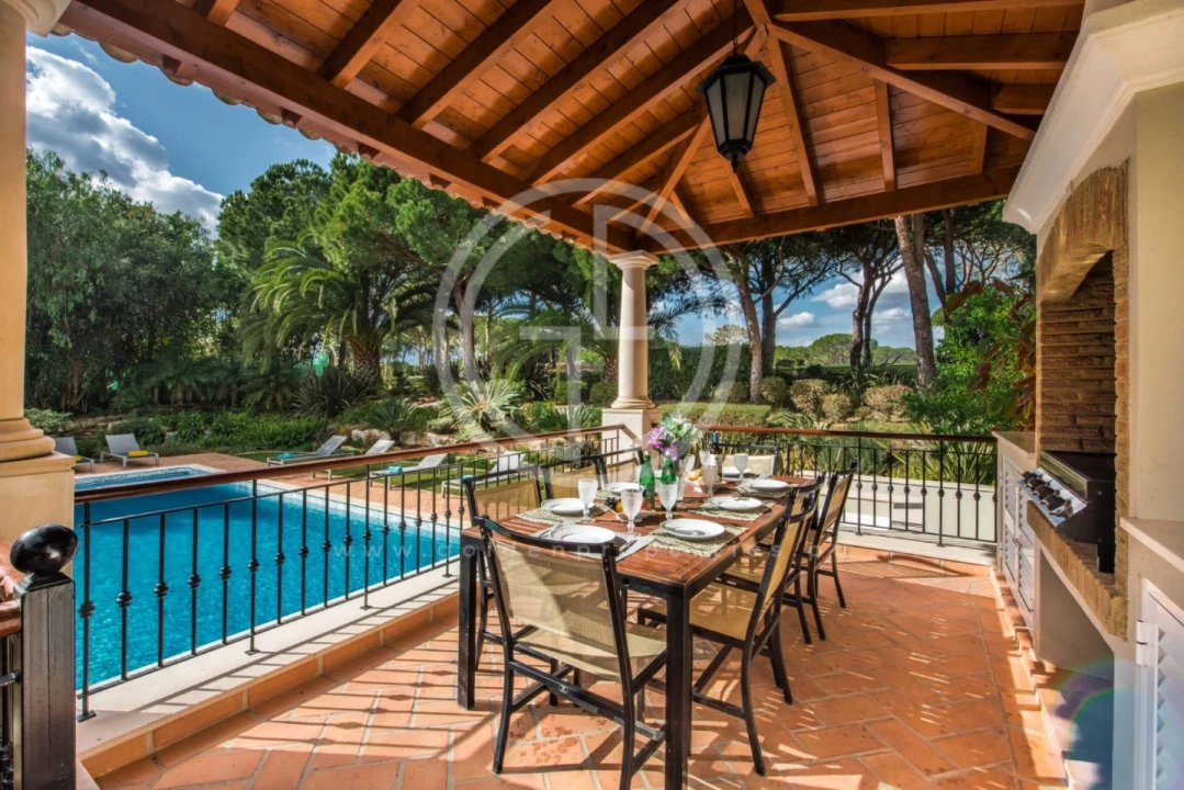 Moradia T5 para Arrendamento férias em Almancil Foto 3