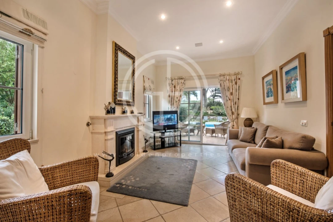 Moradia T5 para Arrendamento férias em Almancil Foto 13